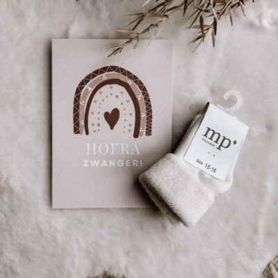 Cadeautje hoera zwanger sokjes