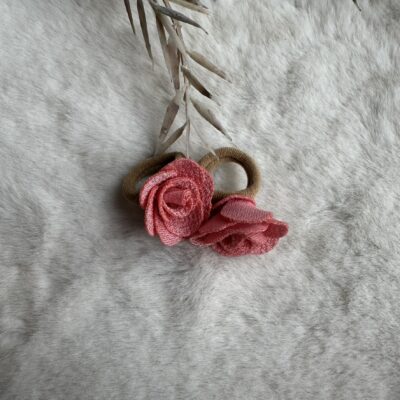 Haar elastiekje roosje roze